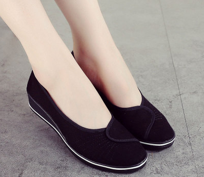 Flat shoes